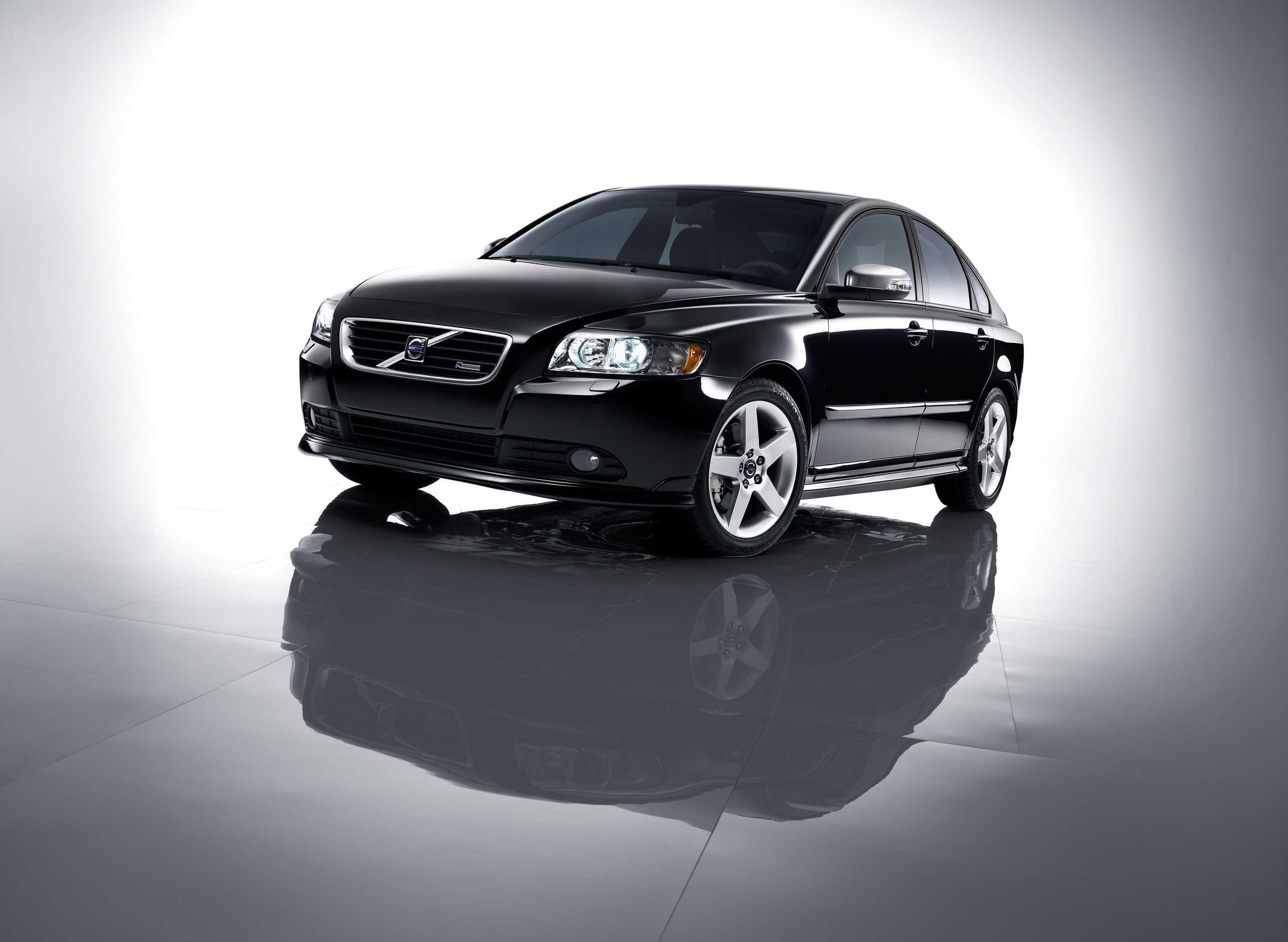Volvo R-Design Package