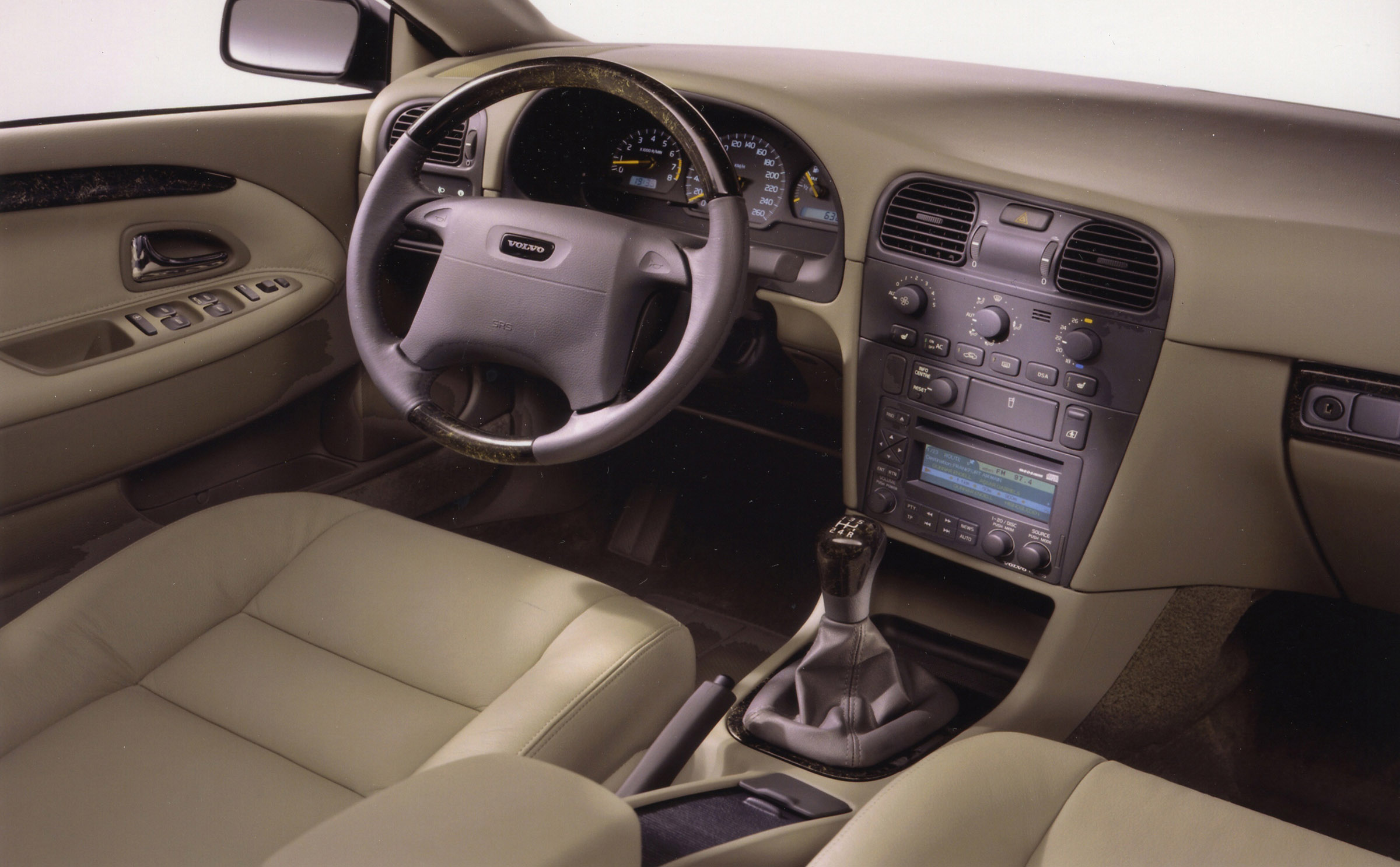 Volvo S40 and V40 2000