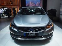 Volvo S60 Cross Country Detroit (2015) - picture 1 of 2