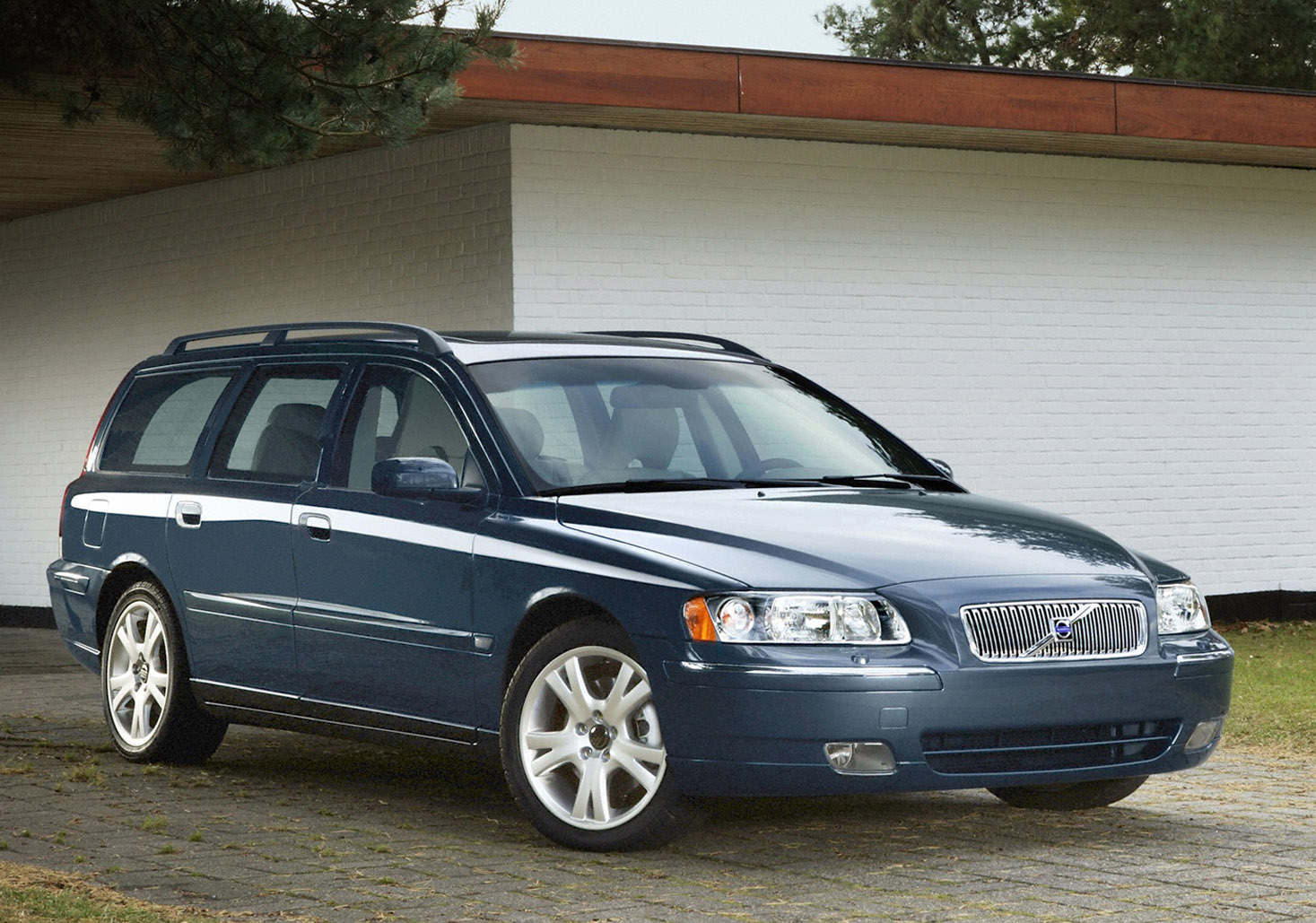 Volvo V70 R