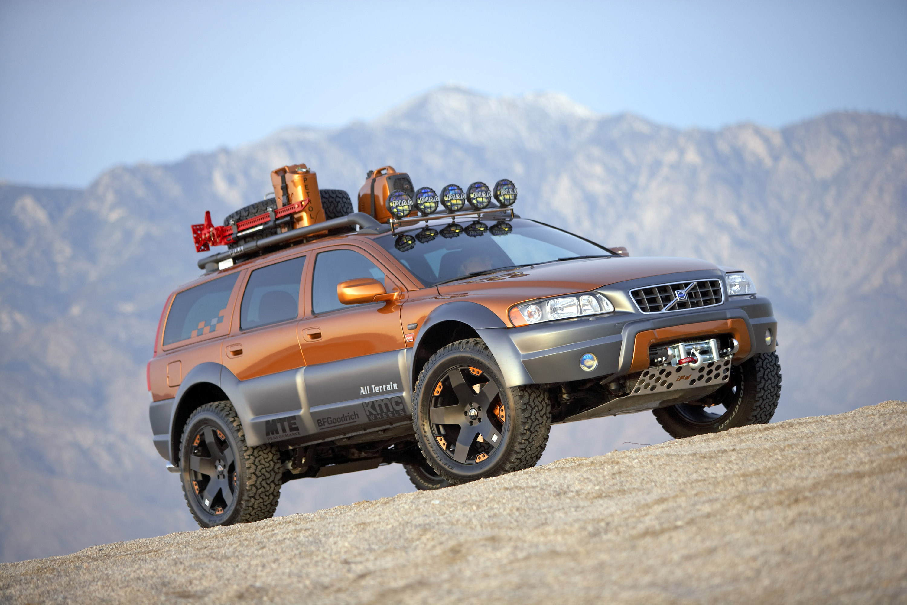 Volvo XC70 AT SEMA 2005