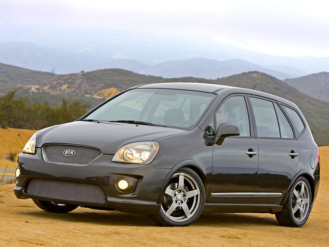 Kia Rondo SX 2007 Kia Rondo SX - Front Angle
