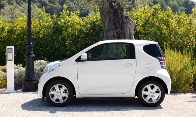 Toyota iQ Toyota iQ