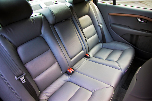Volvo S80 Rear Seat Volvo S80 Rear Seat