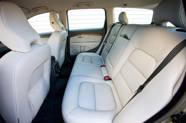 Volvo V70 Rear Seat Volvo V70 Rear Seat