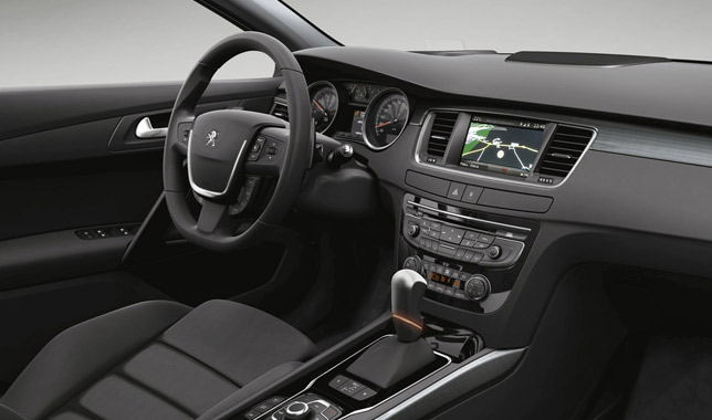 2011 Peugeot 508 interior