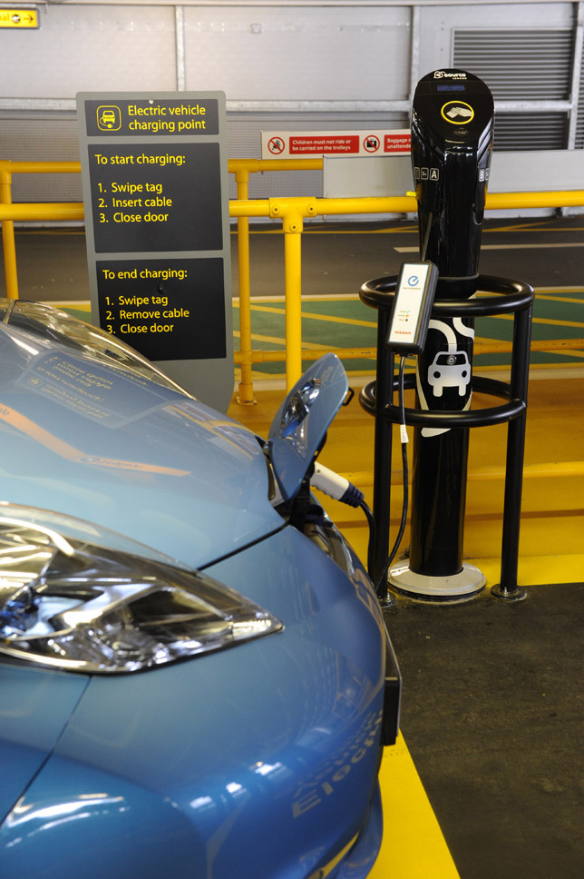 Twin charging points in Lincoln Twin charging points in Lincoln Plug 02