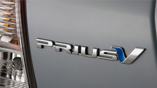 seven seat toyota prius v for australia 