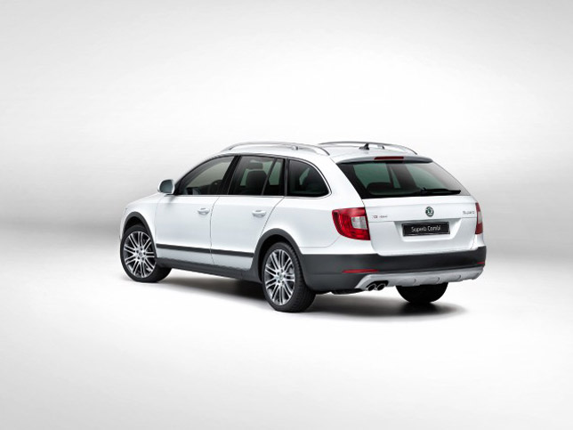 2013 Skoda Superb Combi Outdoor 2013 Skoda Superb Combi Outdoor