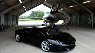lamborghini aventador vs. f16 fighting falcon [hd video]