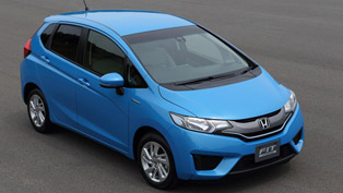 2014 honda fit hybrid - 2.7 liters / 100 