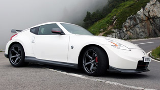 nissan 370z nismo vs wingsuit [video]