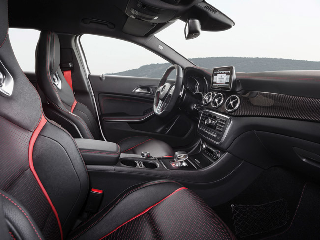 2015-Mercedes-Benz-GLA-45-AMG-medium-2 2015-Mercedes-Benz-GLA-45-AMG-medium-2