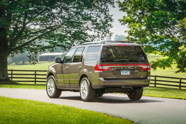 2015-Lincoln-Navigator-651-(2)