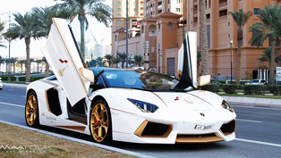 meet the lamborghini aventador roadster golden limited edition [video]