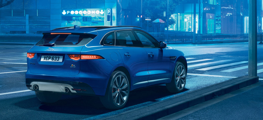 2017 Jaguar F-PACE  Rear view