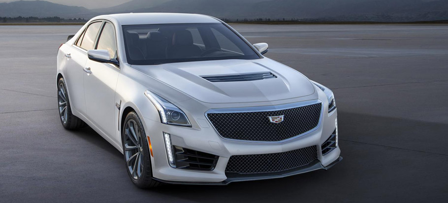 2016-CTS-V Super-Sedan Front View