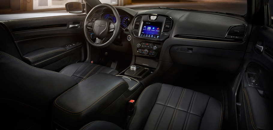 Chrysler 300S Alloy Edition Interior