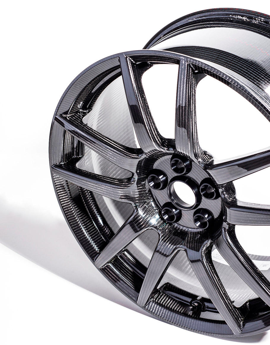 2016 Ford GT with carbon wheels