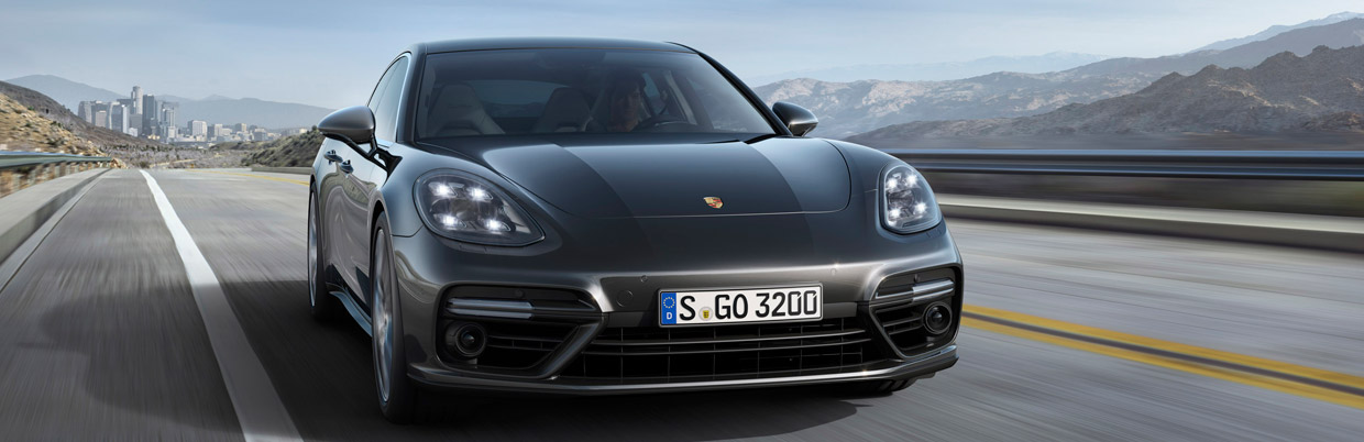 2017 Porsche Panamera front view