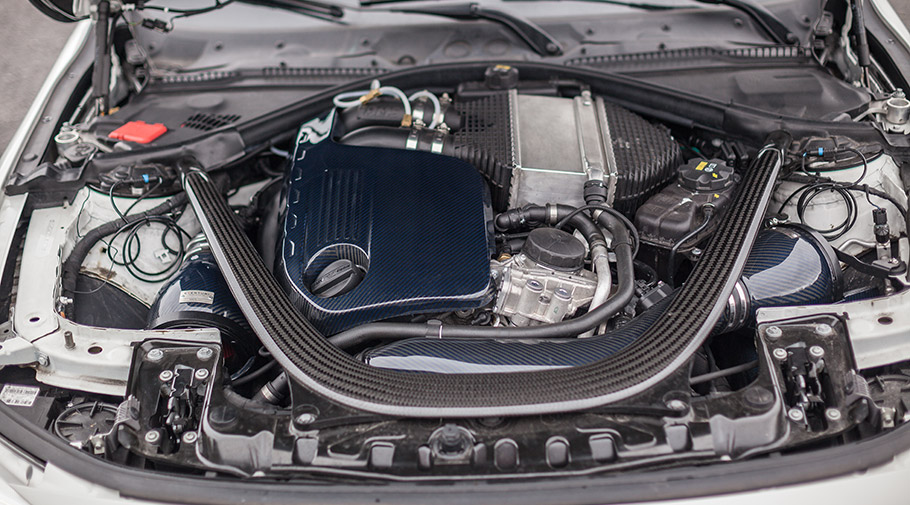 2016 CarbonFiber Dynamics BMW F82 M4