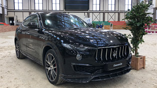 maserati and larte design present refined vehicles on a special event 