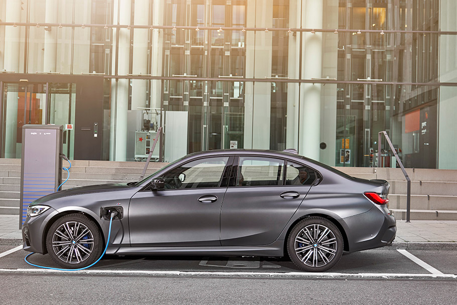 2021 BMW 3 330e xDrive