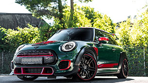 manhart f350 - small motorsport track toy in a british racing green outfit