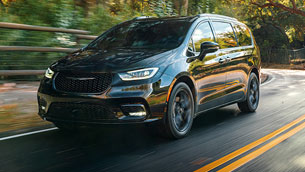 2021 chrysler pacifica is the winner of best family cars 2021 event