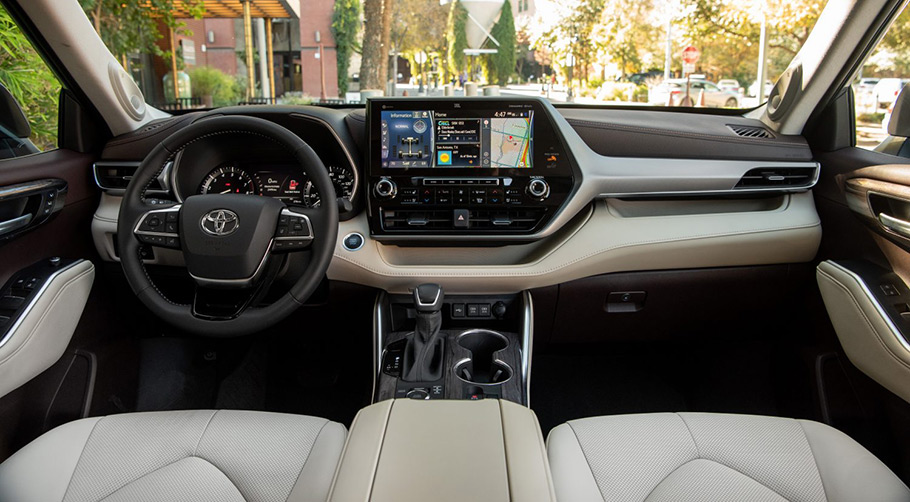 2022 toyota highlander hybrid-only bronze edition interior