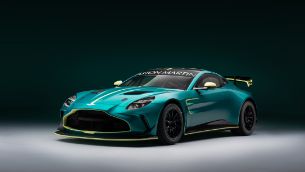 Aston Martin Vantage GT4